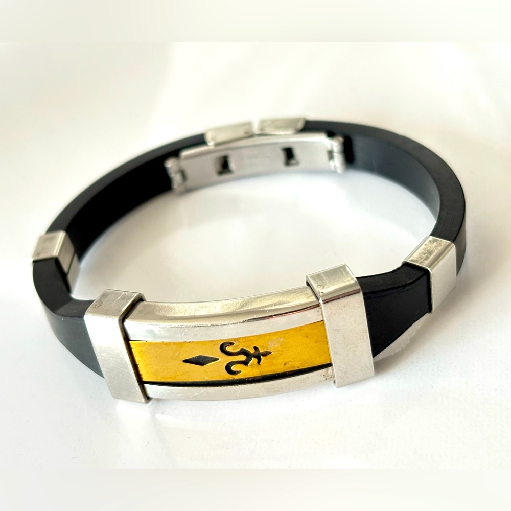 💥FREE💥 Stainless Steel Black Silicone Two Tone Cutout Design Fashion Bracelet